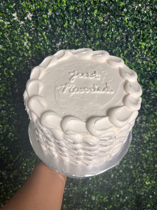 Wedding White Cake: 1 Tier - Moonlit Pantry Catering & Events
